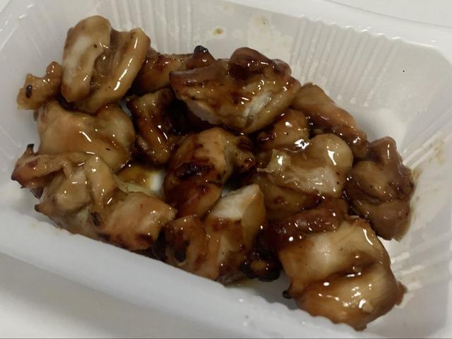 【セブン-イレブン 焼鳥炭火焼】たっぷり140gでボリュームもあります！