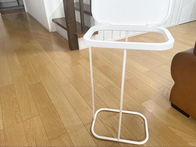 【山崎実業　分別ゴミ袋ホルダー】蓋付きなのでニオイも漏れにくい