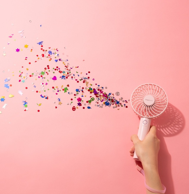 1位 圧倒的な人気ナンバーワンは、暑さ対策の新定番「フレ2WAYハンディファン」