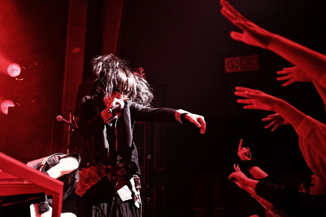 DEZERT　　撮影：小林裕和