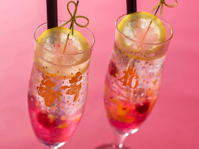 スパークリングドリンク(甘夏＆さくらフレーバー) 900円｜東京ディズニーリゾート40周年“ドリームゴーラウンド”スペシャルメニュー