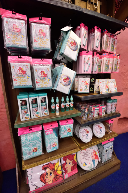 18：「リトル・マーメイド」グッズ コスメグッズなど