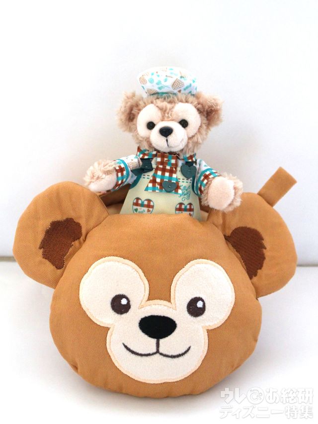 「ダッフィー&フレンズのハートウォーミング・デイズ」キッチンミトンとぬいぐるみバッジ