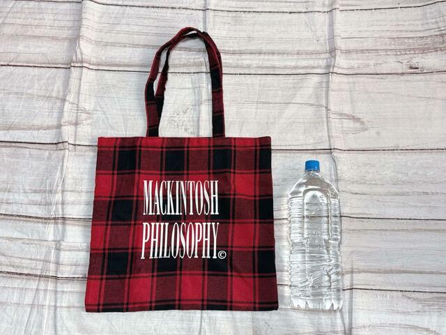 2Lペットボトルを立ててすっぽり収納できる大きさ