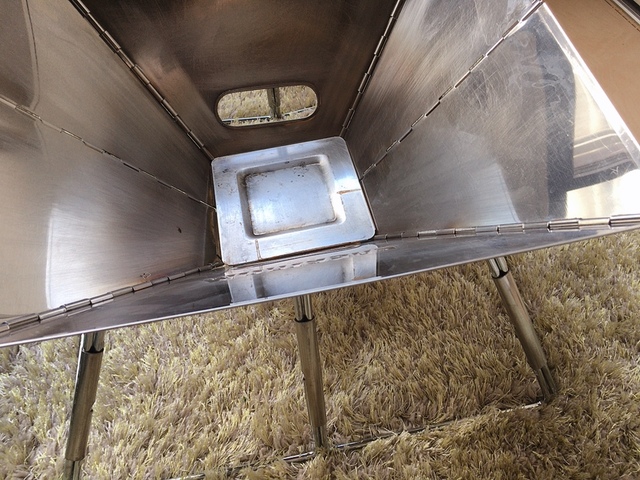 【ワークマン 折畳みBBQグリル】本体底を取り付けます