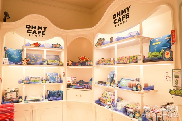 「トイ・ストーリー エイリアン」OH MY CAFE