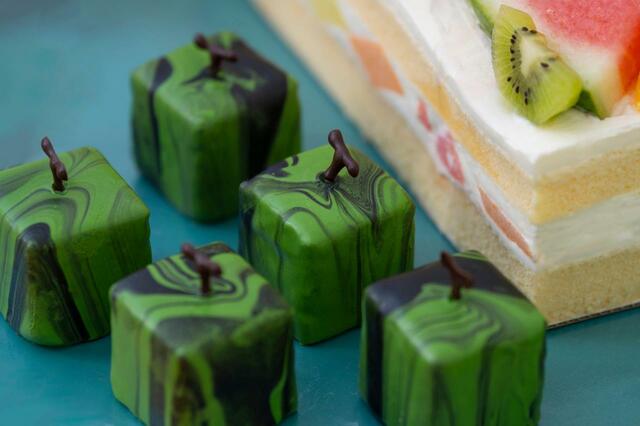 「スイカスクエアパウンド」＜平日 大人 7,200円＞【コンラッド大阪「クラフト・ユア・初夏パフェ」を期間限定開催】