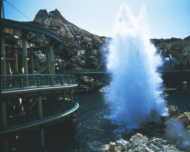 ミステリアスアイランドと間欠泉