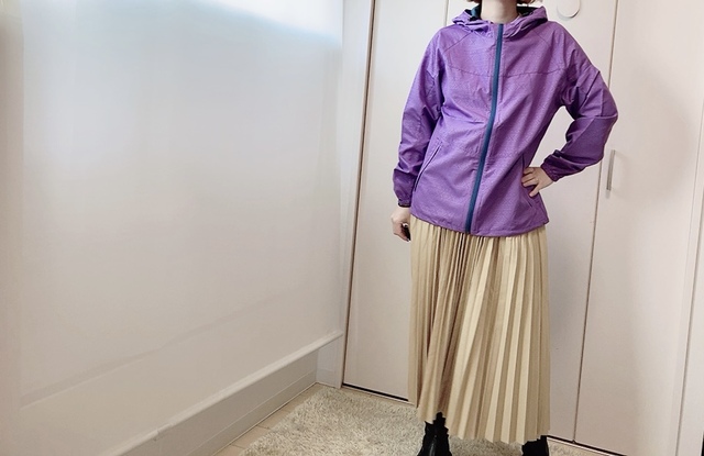 【ワークマン レディース高撥水シェルジャケット(エンボスタイプ)】ワークマンの撥水プリーツスカートと合わせてみました