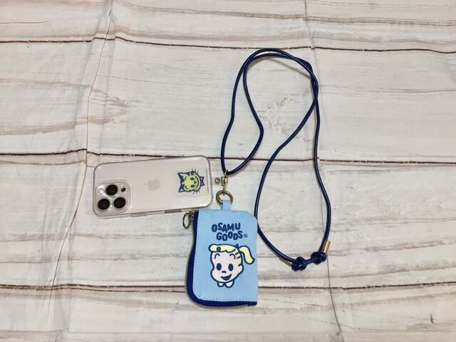 ショルダーストラップにつければ、これひとつでお出かけできちゃいます!