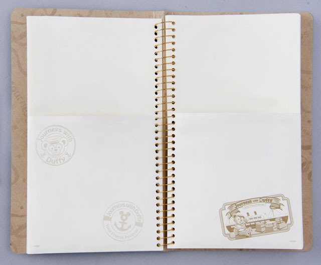 ログブック ¥1,200/TDS「ジャーニー・ウィズ・ダッフィー」スペシャルグッズ ※2015年7月3日(金)発売