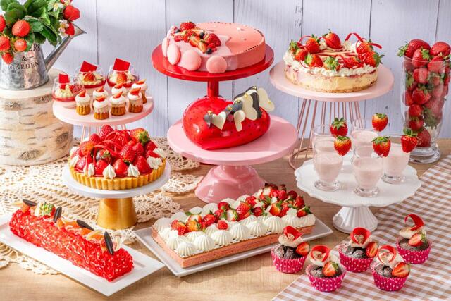 「“スイーツルーム”に登場する10種類のストロベリースイーツ」＜期間：2025年12月27日〜2026年5月上旬＞【【ヒルトン東京】苺とお肉の無限ループ！“ミートアフタヌーンティー”と一緒に“ストロベリースイーツ”が食べ放題”が楽しめる！】