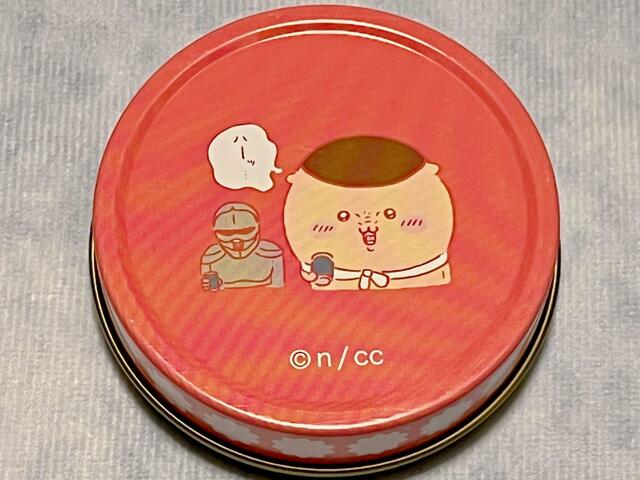 【ちいかわ　プチキャン2】裏面にも抜かりなくイラストが！