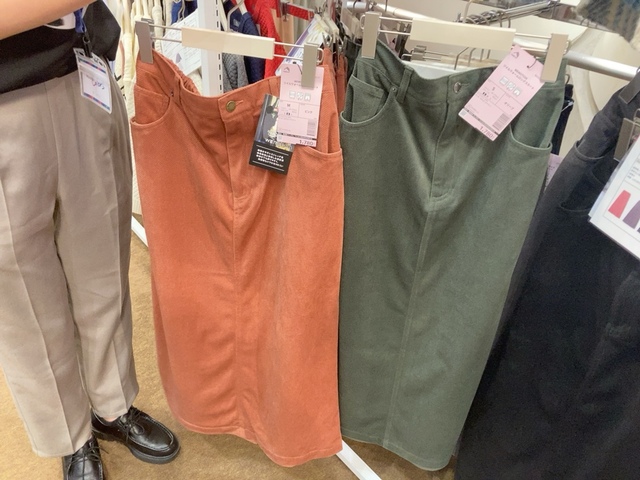 【ワークマン WEMOTION ツイルウォームロングスカート】秋冬にぴったりのツイード素材！