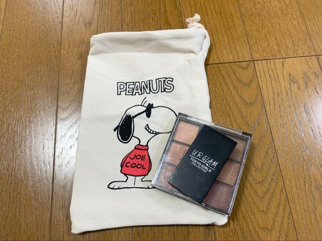 【スヌーピー ミニ巾着】メイク用品とも相性バツグン