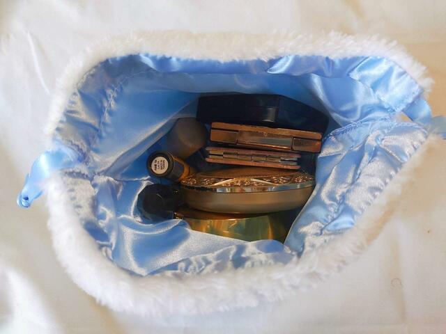 コスメをたっぷり収納できる