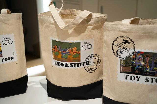 トートバッグ｜3,300円｜銀座 伊東屋「ディズニー100周年」グッズ