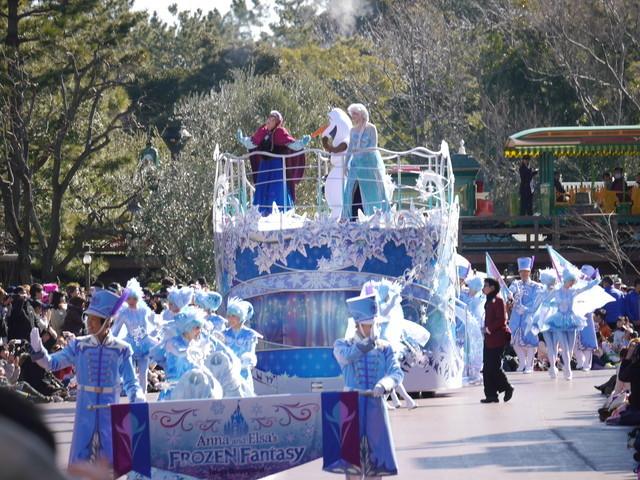 「フローズンファンタジー・グリーティング」　©Disney