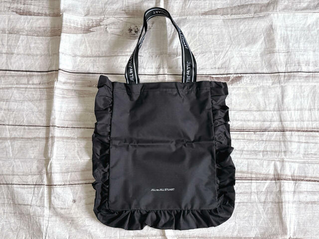 シックで大人かわいいデザインが魅力のトートバッグ！