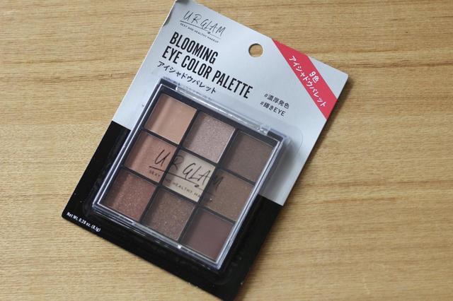 【ダイソー】ブルーミング　アイカラーパレット01／100円