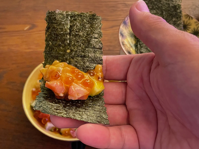 【ザ・ニューワールド】海鮮丼とはひと味もふた味も異なる味わい。おもしろいかも