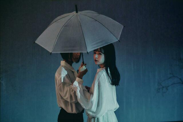 泊まれる演劇『雨と花束』