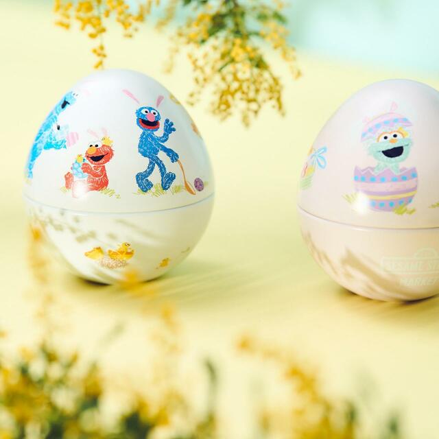 「チョコチップクッキーエッグ缶」＜全2種／￥1,836＞【セサミストリートマーケットから「イースターコレクション」が登場】