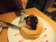 Pancake Ristorante（パンケーキ リストランテ）　「3種のベリーの自家製コンフィチュールとオリジナルブレンドのチーズクリーム」