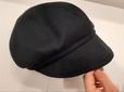 【無印良品の黒キャップ】キャスケットスタイルでカジュアルに着用可能