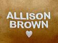 フロントには「ALLISON BROWN」のロゴ刺繍入り！ハートマークに大人の遊びごころを感じます♪