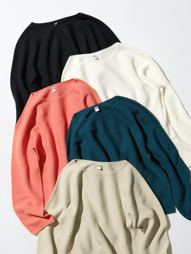 「3Dコットンクルーネックセーター」2,990円（税込）