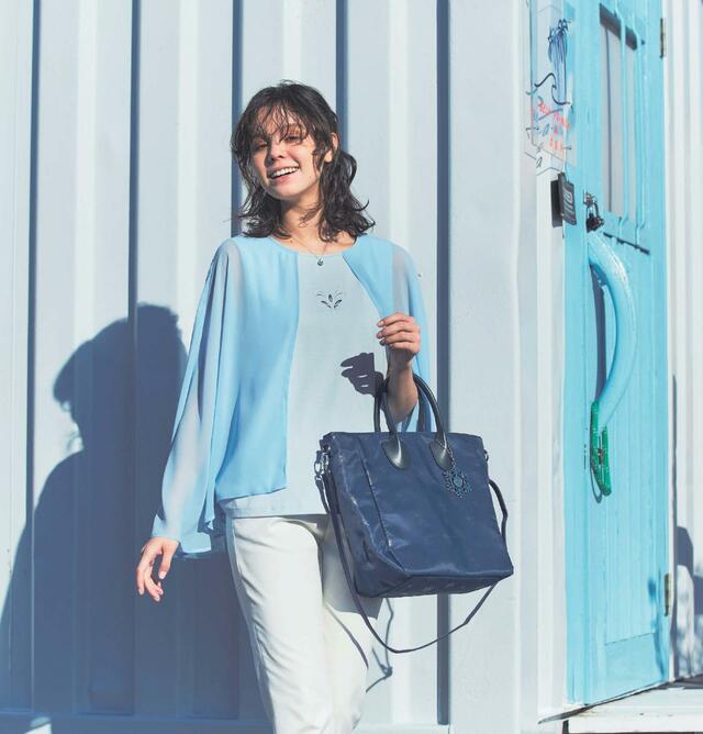  マントブラウス（選べるキャラクター）｜ ￥4,990 （税込）