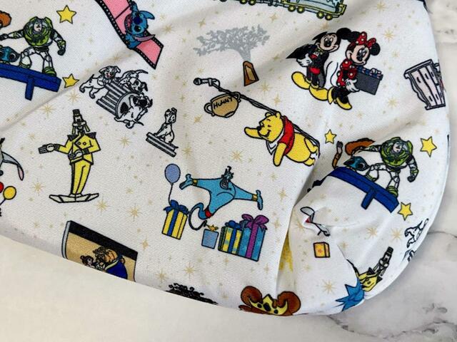 ミッキーやミニーはもちろん、プーさんやジーニーも♡【Disney Store（ディズニー ストア）30周年限定特別柄 がま口ポーチ】