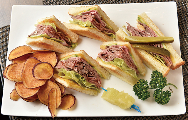 ローストビーフサンド1382円|THE SANDWICH HOUSE 55