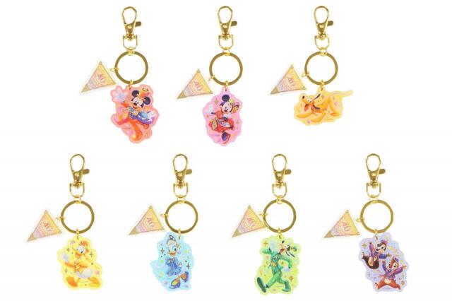 キーチェーンセット 8,800円｜東京ディズニーリゾート40周年“ドリームゴーラウンド”グランドフィナーレ スペシャルグッズ｜発売日：2024年1月23日（火）｜販売店舗：東京ディズニーランド「グランドエンポーリアム」、東京ディズニーシー「エンポーリオ」