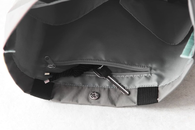 【bon moment】鍵なども取り出しやすいデザイン