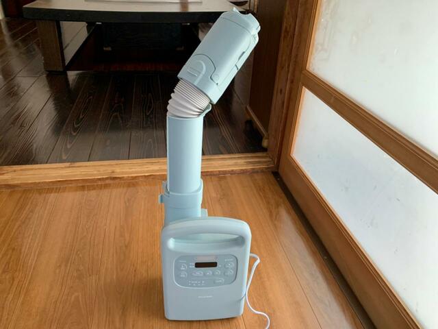 【アイリスオーヤマ ふとん乾燥機 カラリエColors FK-RC3-G】温風の出る向きは変えられます