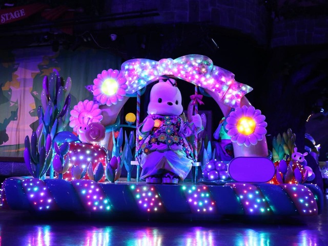 【サンリオピューロランド】「Miracle Gift Parade」劇中写真 (NAKAYOKUフロート)