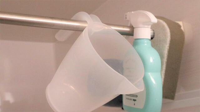 【セリア 計量カップ1000ml】浴室のスポンジや住宅用スプレーと一緒に