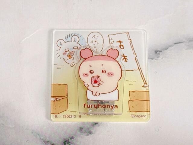 【ちいかわ アクリルシーンクリップビスケット】8．古本屋が登場！