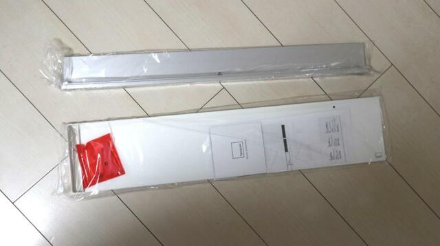 【山崎実業 tower 冷蔵庫横隠せるスライドスチールパネル】商品サイズは、幅2.7×奥行き62〜111×高さ13.3cmです