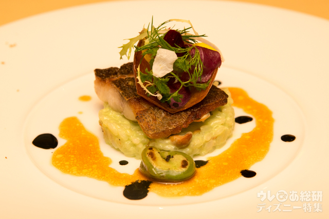 イサキのポワレ アオリイカと新生姜のリゾット添え|“ディズニー・イースター”エンパイアランチ 4,200円|ディズニーアンバサダーホテル「エンパイア・グリル」