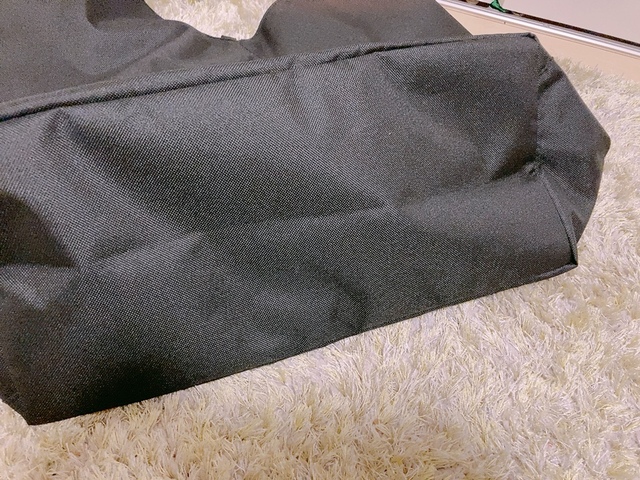 【無印良品 撥水ワンショルダーバッグ】マチ付きなので、ジャケットやバスタオルなどかさばるものも余裕で入ります