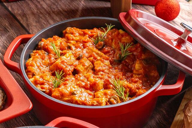 「ポークカチャトラ」＜期間：2025年12月20日、21日、24日、25日＞【ブランド牛の「ローストビーフ」＆「ステーキ」を心ゆくまで堪能できる♪4日間限定「クリスマススペシャルディナービュッフェ」開催！】