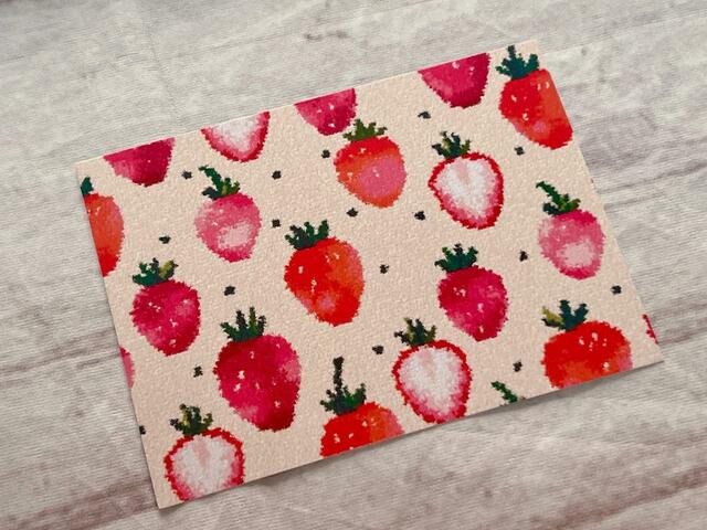 ラブラリーバイフェイラーの「STRAWBERRY DOTS（ストロベリードット）」。アイコニックないちご柄がかわいい♪