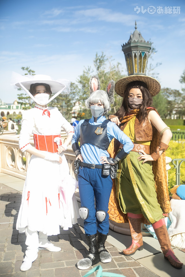 メリーポピンズ＆ジュディ＆ラーヤ仮装のお姉さんたち