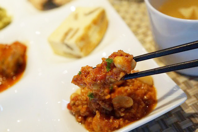 チリコンカン。豚肉ですが、さっぱりとした味付けで、少しアクセントになって美味しく感じます