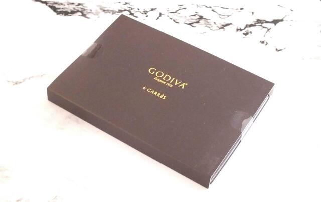 【ゴティバ】ブラックフライデーA カレ アソートメントの箱サイズ：縦12.5ｘ横12.5ｘ高さ1.0cm