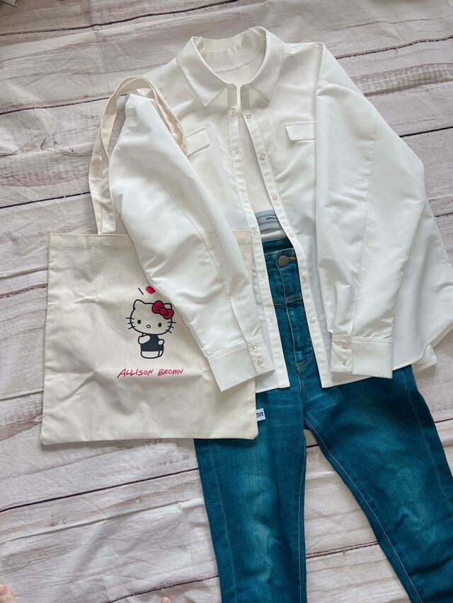 ホワイトシャツ×デニムの爽やかなカジュアルコーデに合わせてみました