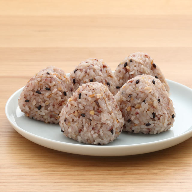 五穀米ごはんの鮭おにぎり　400g（80g×5個）